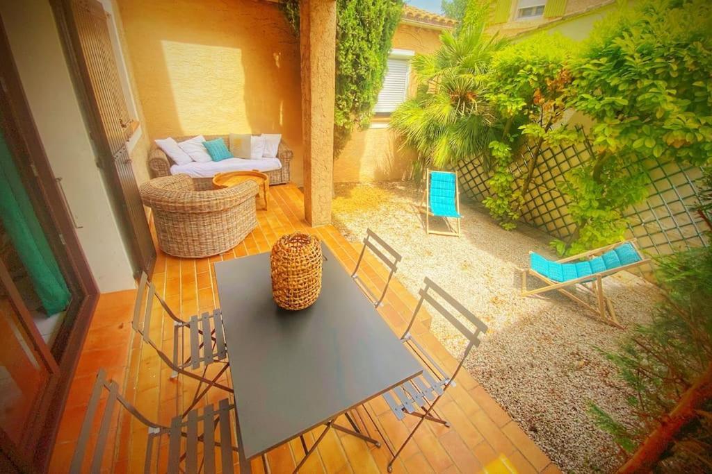 Cocoon'Isle - Jardinet- Jacuzzi Daire LʼIsle-sur-la-Sorgue Dış mekan fotoğraf